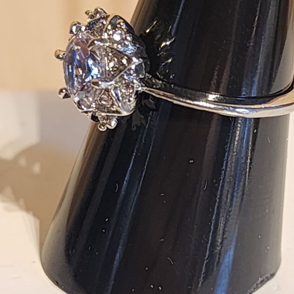 FLORAL BURST RING ROUND CUT - Picture 5 of 9